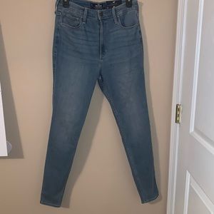 Hollister ultra high rise skinny jeans. NEW W TAGS